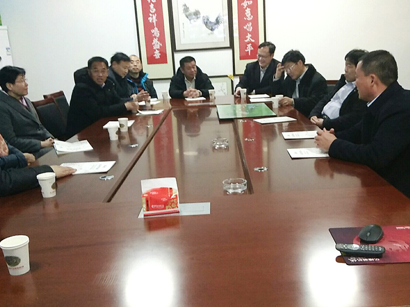 市政協原副主席、民建市委原主委牛惠蘭,市人大常委、民建市委副主委周中穩一行到我公司調研蘆花雞養殖發展情況